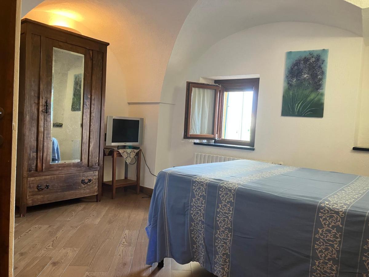 Bed & Breakfast L'Erica Finale Ligure Exterior foto