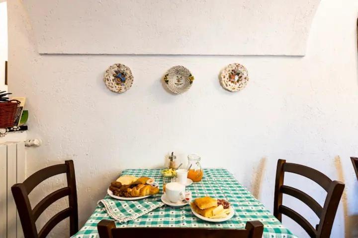 Bed & Breakfast L'Erica Finale Ligure Exterior foto